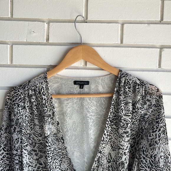 Dynamite | Cross-Over Printed Top - Picture 2 of 5